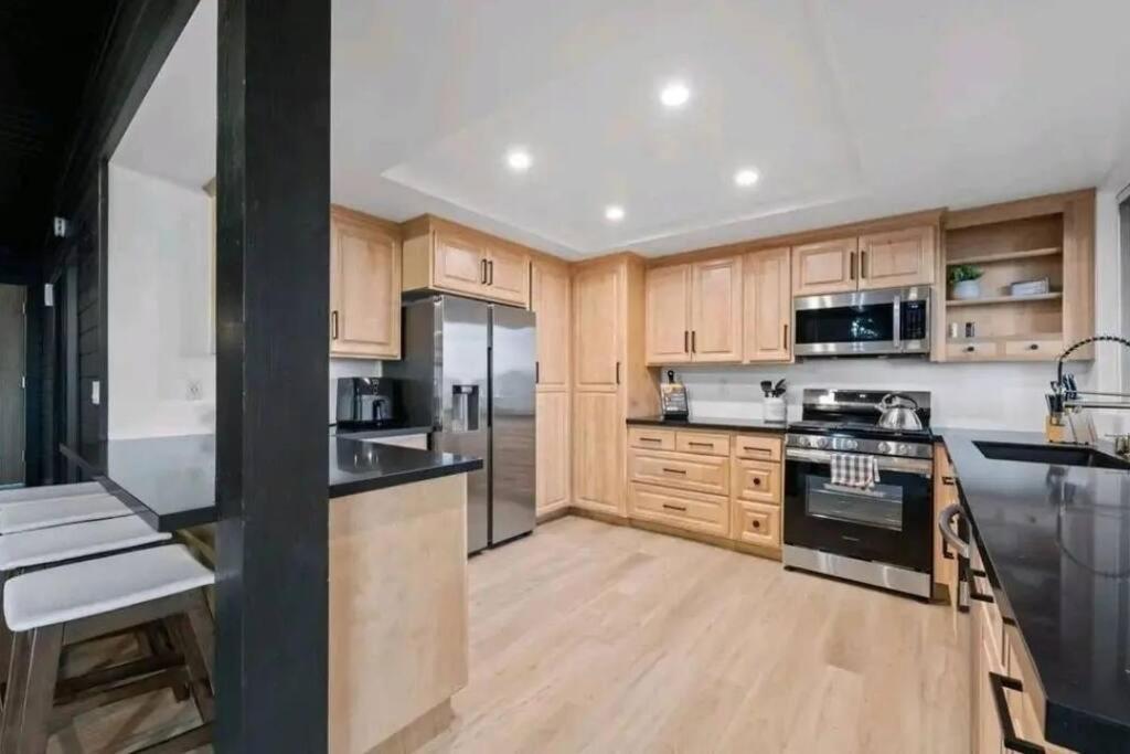 Updated Mountain Cabin Retreat With 180 Views Off Deck And Balcony Running Springs Exterior foto