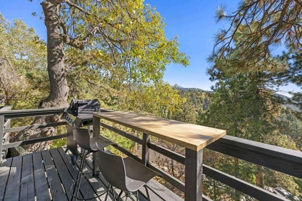 Updated Mountain Cabin Retreat With 180 Views Off Deck And Balcony Running Springs Exterior foto